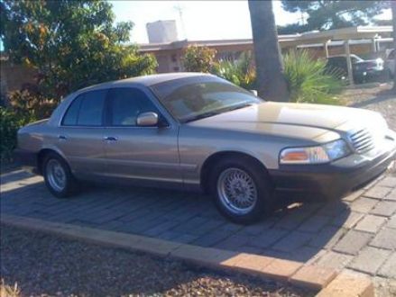 Image 1 of 2000 Ford Crown Victoria…